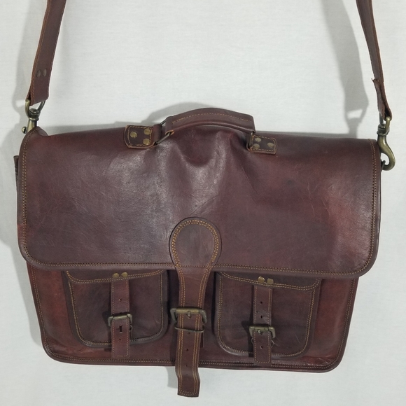 100% Genuine Leather Messenger style briefcase - Picture 4 of 17